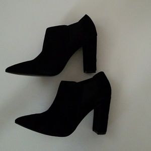 Marc Fisher women's suede ankle bootie size 6m